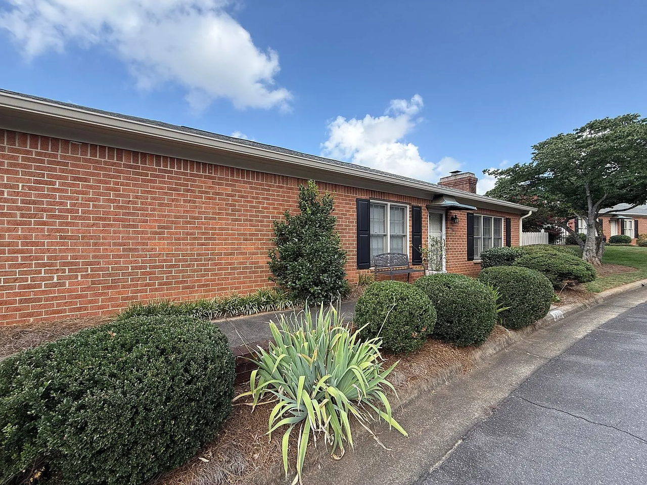 970 Lytchfield Pl - Photo 2 of 15