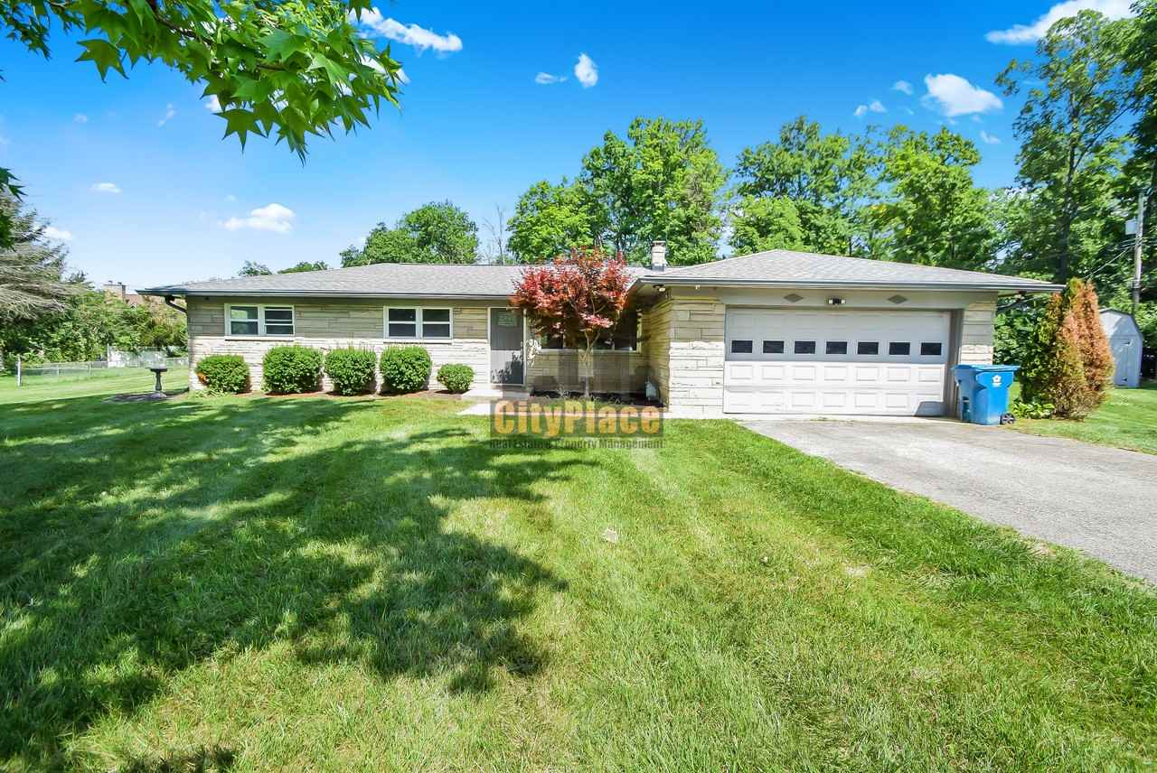 7504 Honnen Dr N - Photo 4 of 31