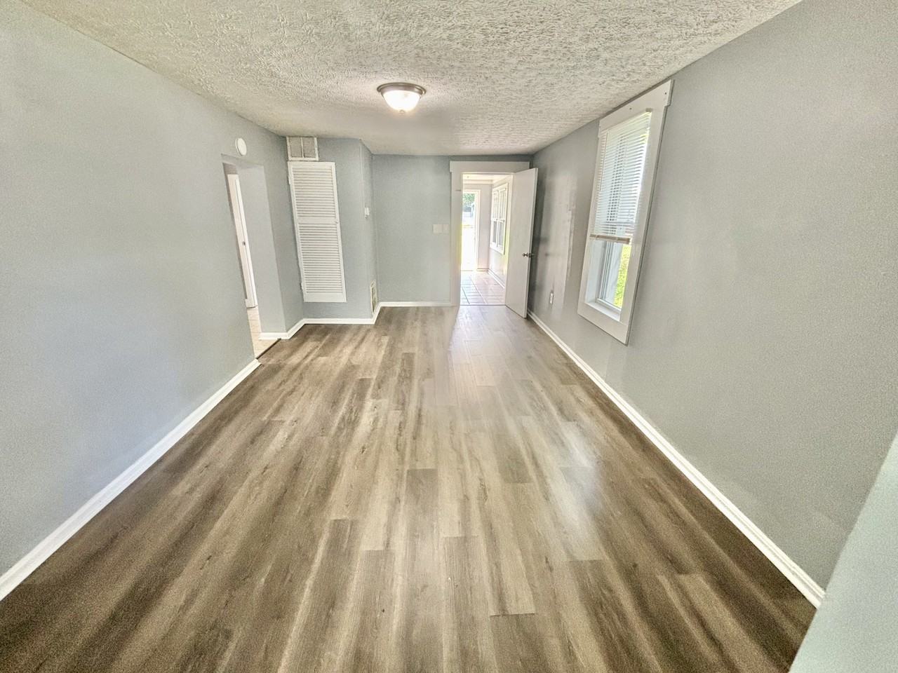 4005 Woodruff Ave - Photo 4 of 12