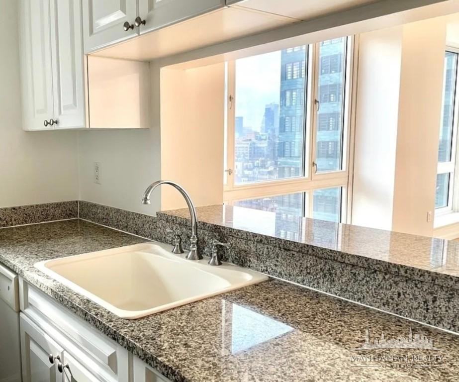 W 43rd St #10A - Photo 2 of 11