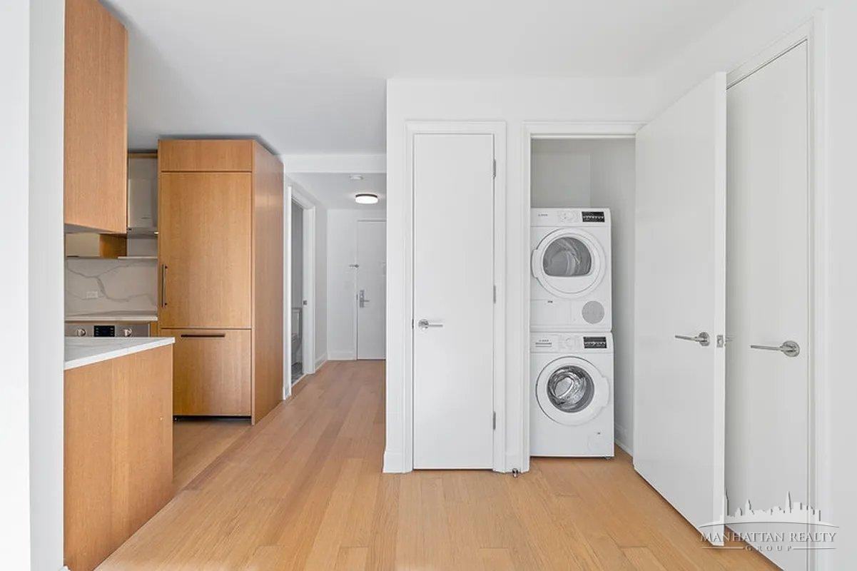 E 54th St #613 - Photo 3 of 16