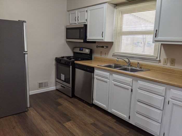 31st Street Ct - Photo 3 of 5