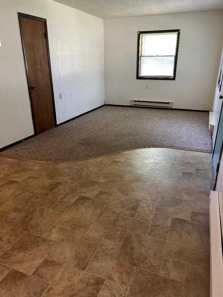 302 Fairgrounds Rd - Photo 6 of 6