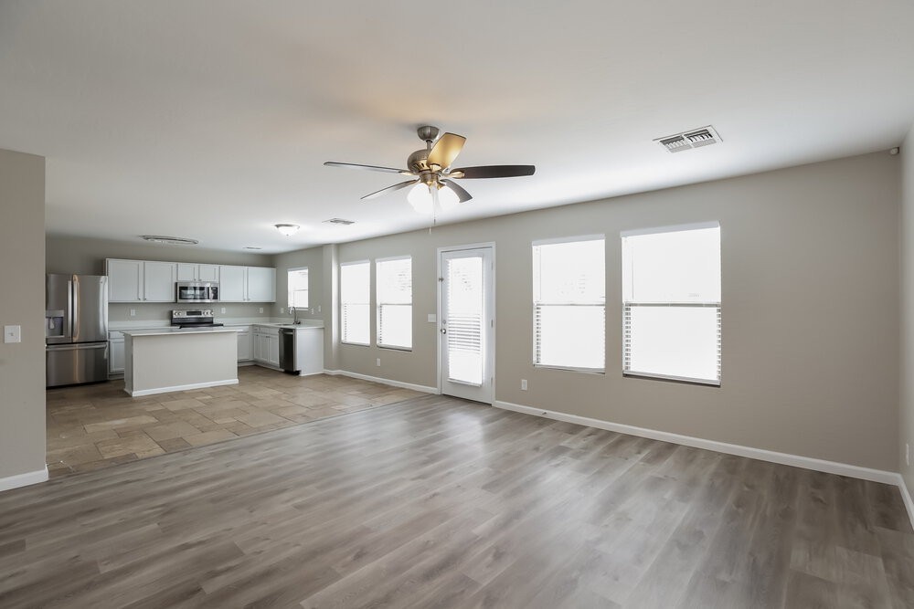 3117 W Fremont Rd - Photo 4 of 17