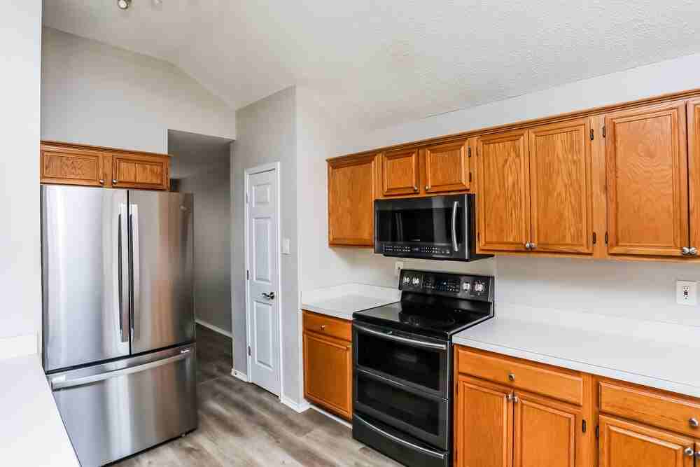 5122 Eastcreek Dr - Photo 7 of 16
