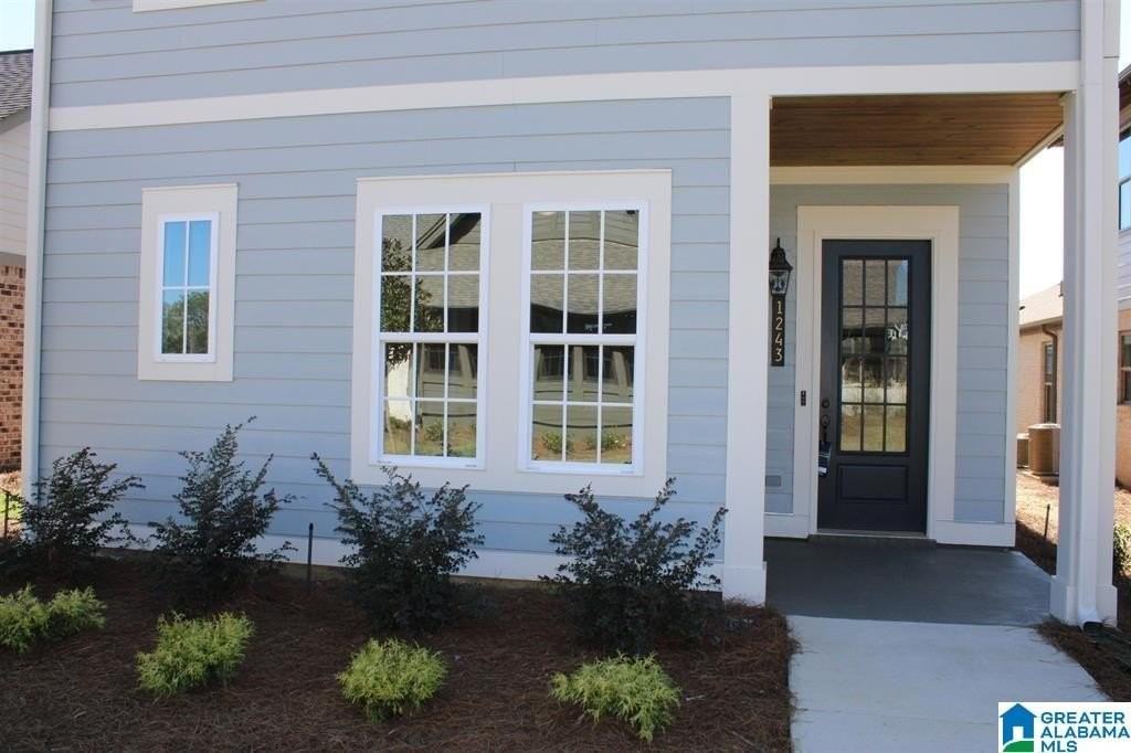 1243 Elizabeth Ter - Photo 2 of 26