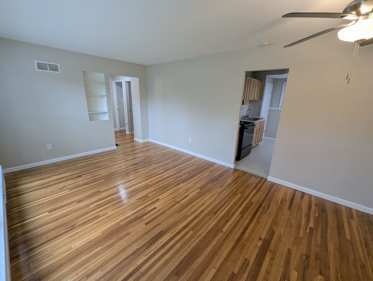 10 Capri Dr - Photo 4 of 20