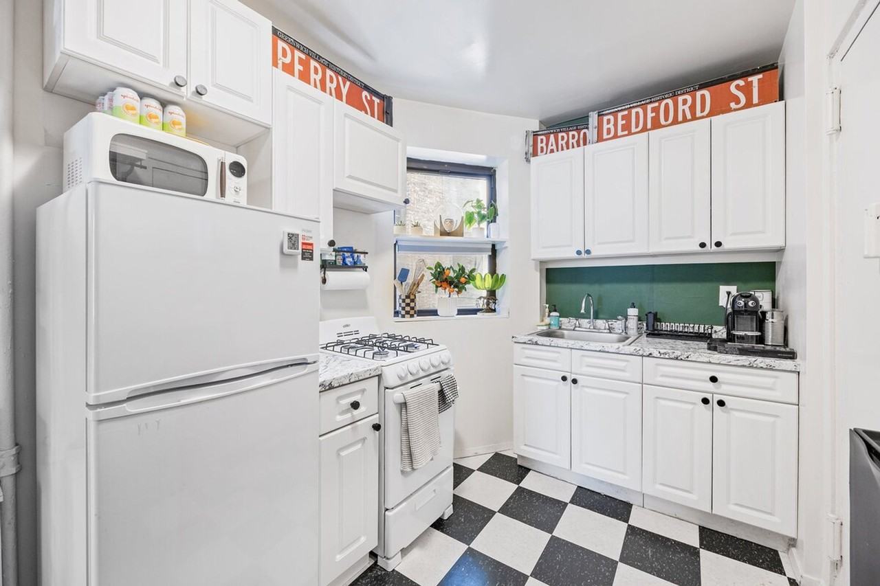 91 Bedford St #1261204P - Photo 7 of 15