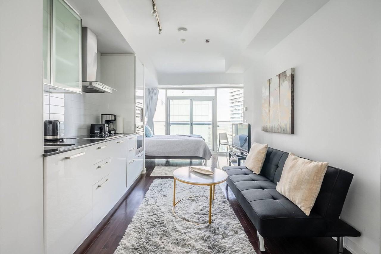 13 York St #1037037P - Photo 3 of 20