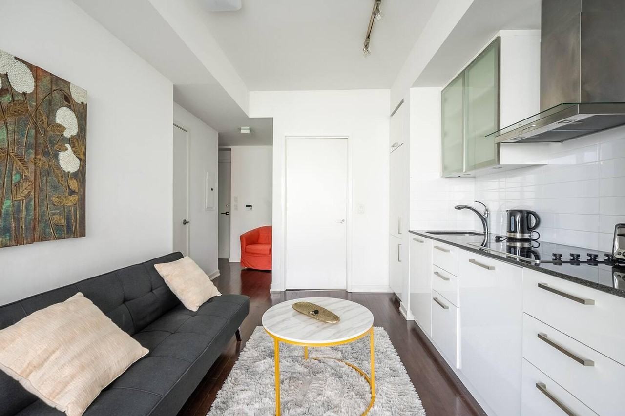 13 York St #1037037P - Photo 4 of 20