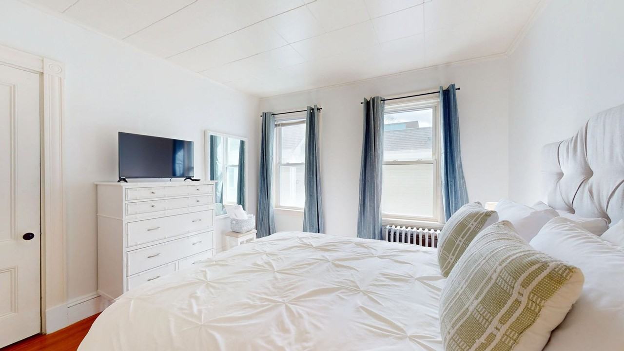 29 Montgomery St #1238091P - Photo 7 of 11