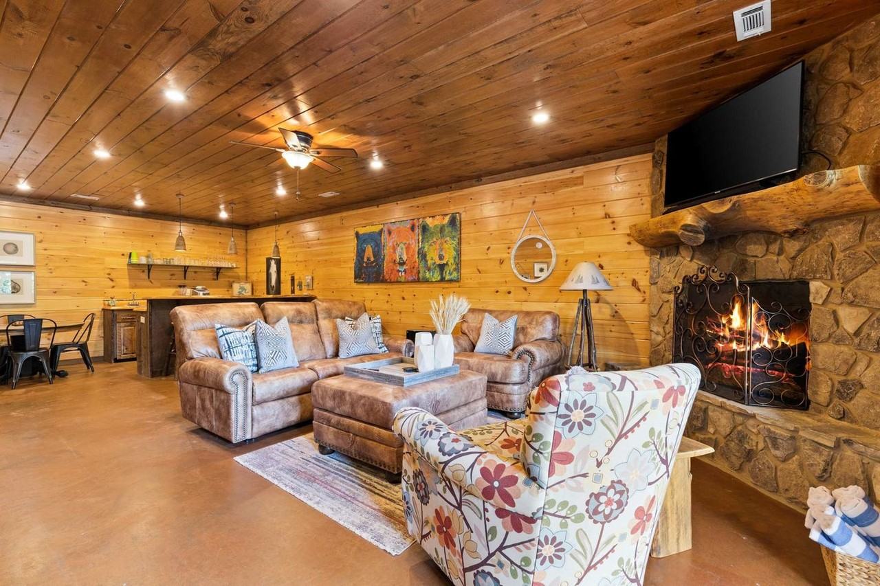 98 Shalom Ln #1252436P - Photo 5 of 50