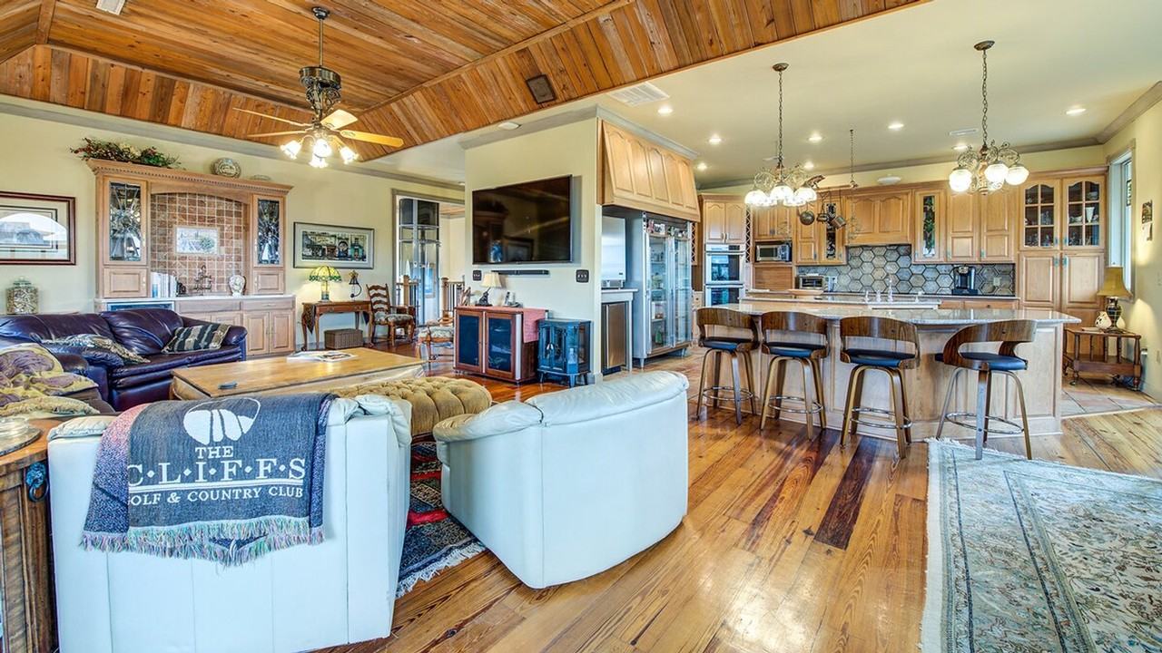 237 Pioneer Loop #1253384P - Photo 2 of 46