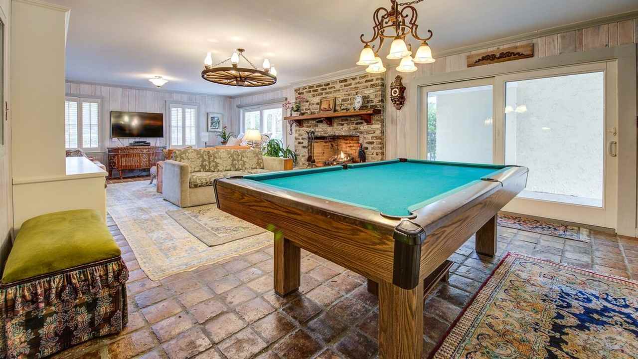 237 Pioneer Loop #1253384P - Photo 4 of 46