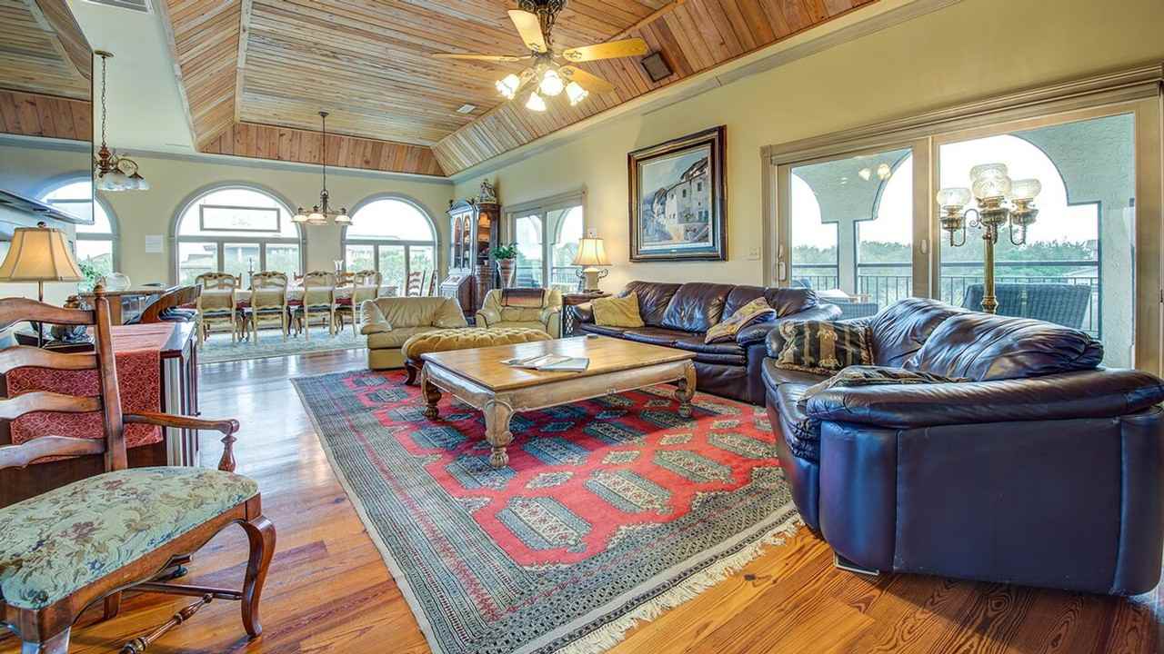 237 Pioneer Loop #1253384P - Photo 7 of 46