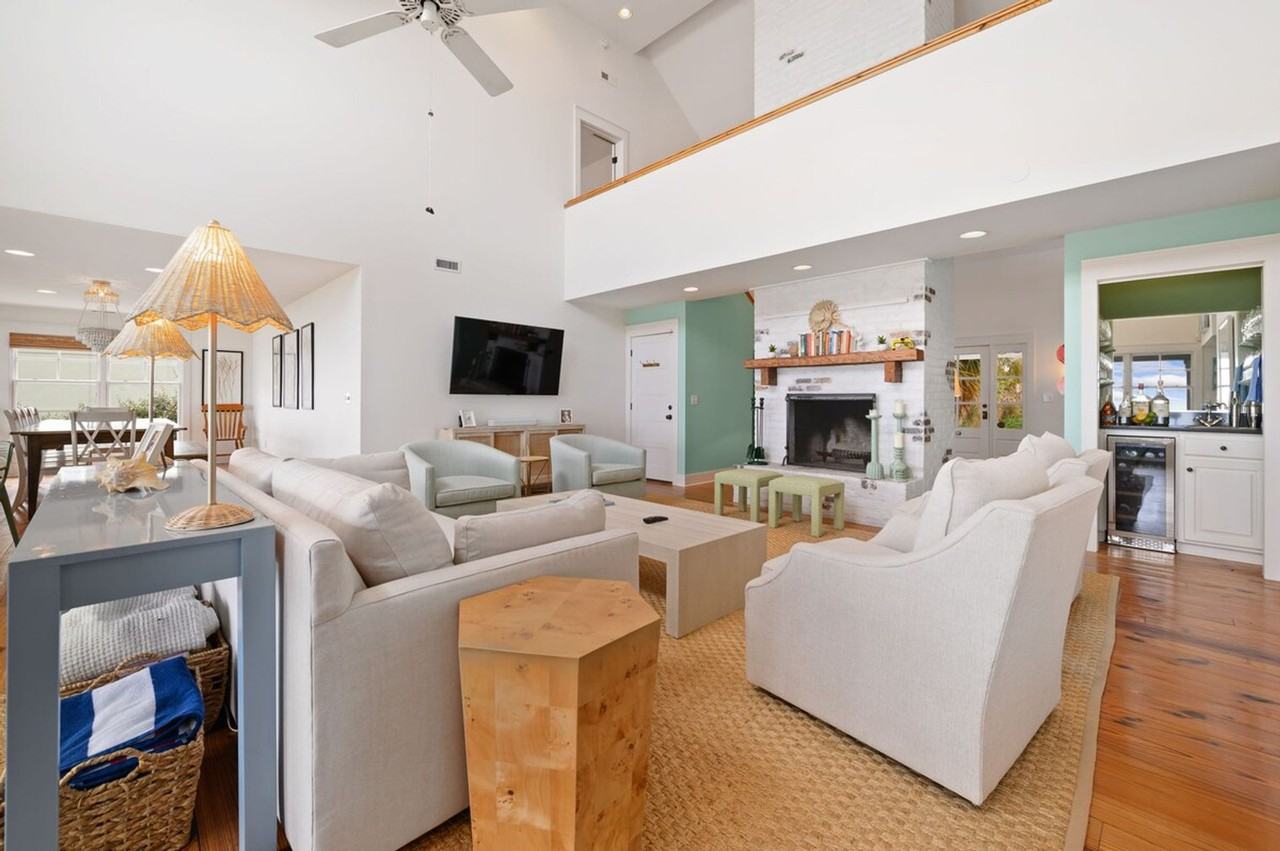 1277 Debordieu Boulevard - Photo 2 of 73