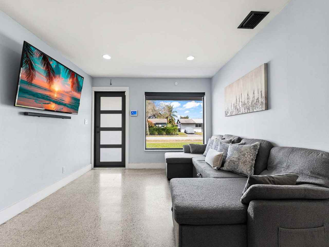 2740 Nw 21st St #1261589P - Photo 6 of 40