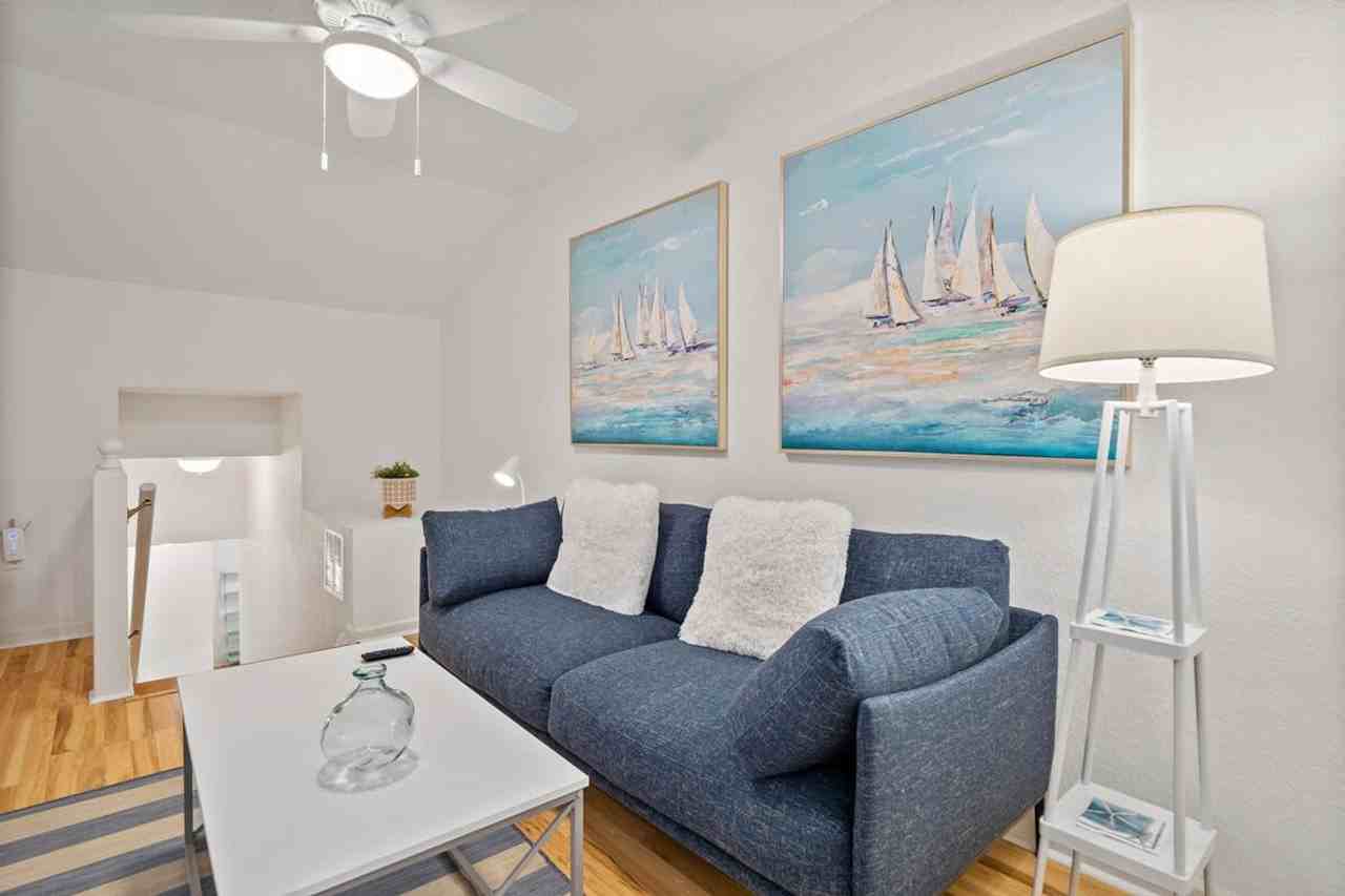 23 Claridge Ct N #1261609P - Photo 2 of 50