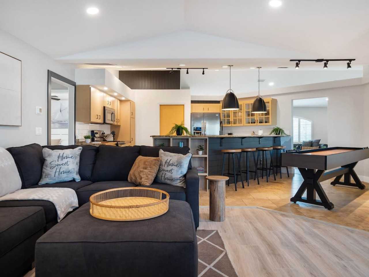 6 Clinton Ct N #1261622P - Photo 3 of 50