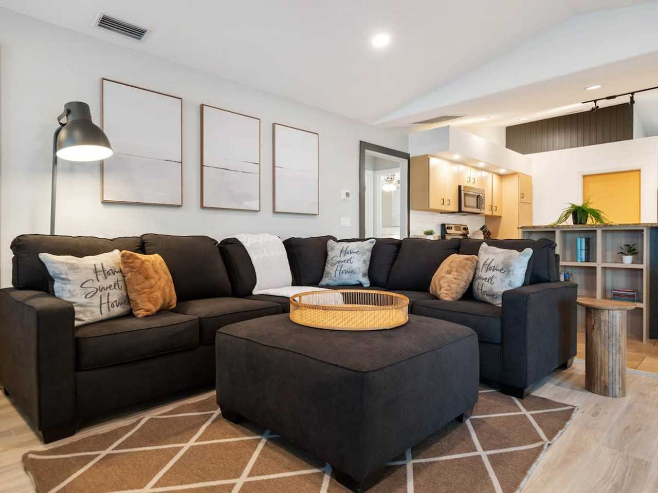 6 Clinton Ct N #1261622P - Photo 4 of 50