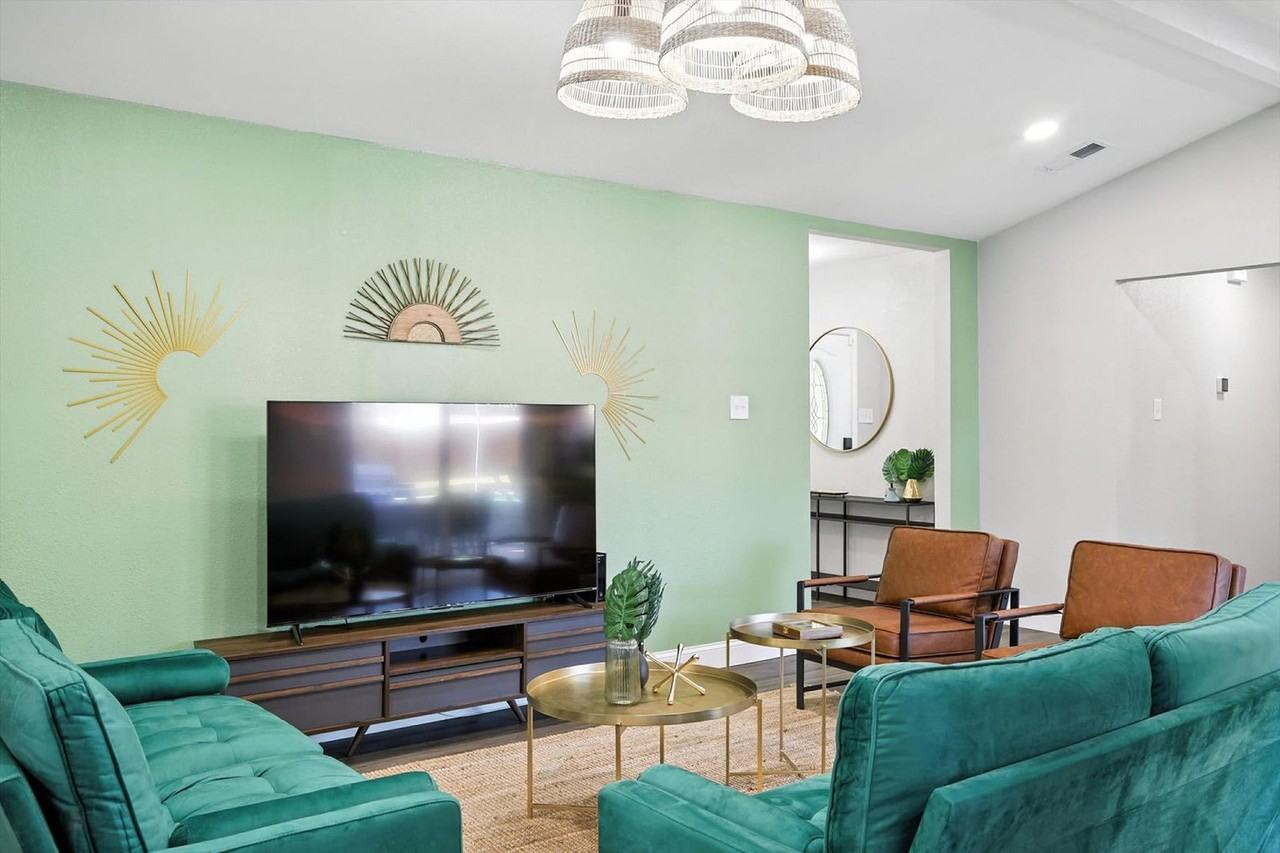 1231 Springbrook Cir #1262017P - Photo 3 of 41