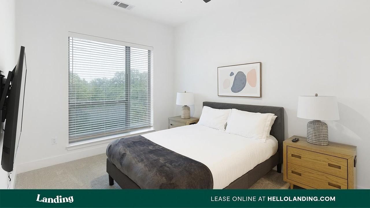 650 E. Sycamore St - Photo 4 of 50