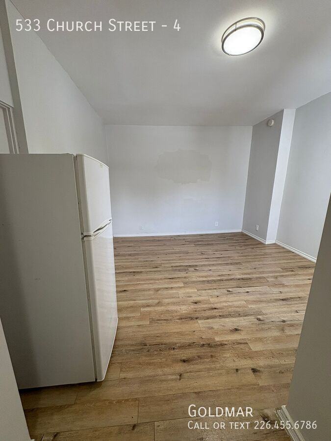 533 Church St #4 - Photo 3 of 5