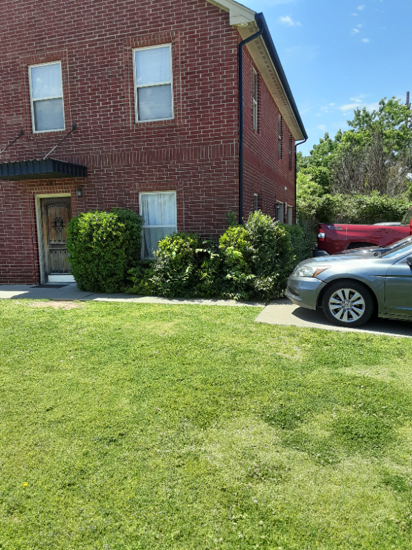 101 W Linn St #OK - Photo 2 of 15