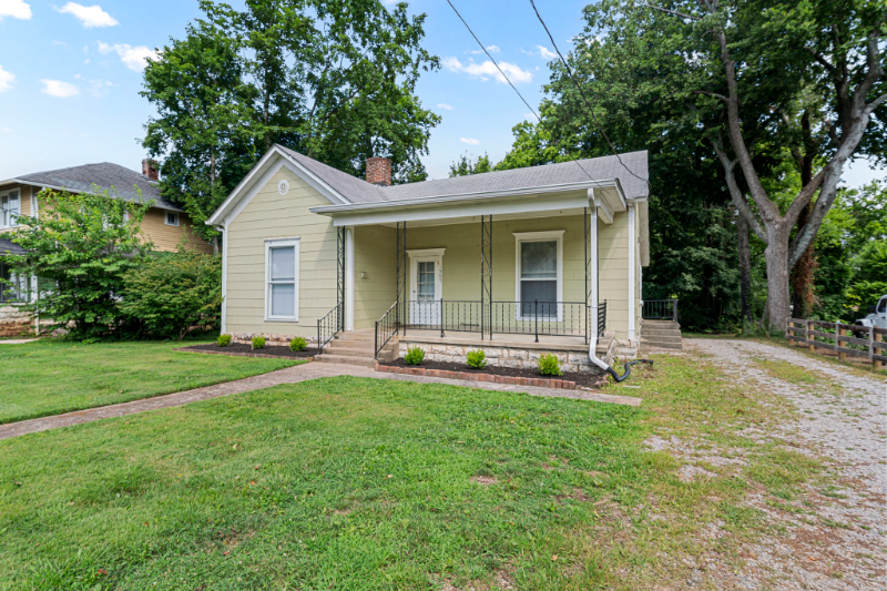 1357 Park St - Photo 3 of 27