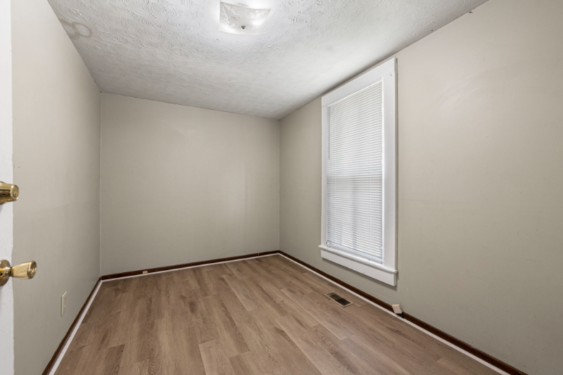 1357 Park St - Photo 7 of 27