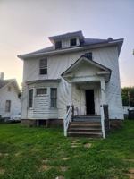 featured image of 1042 W Prairie Ave