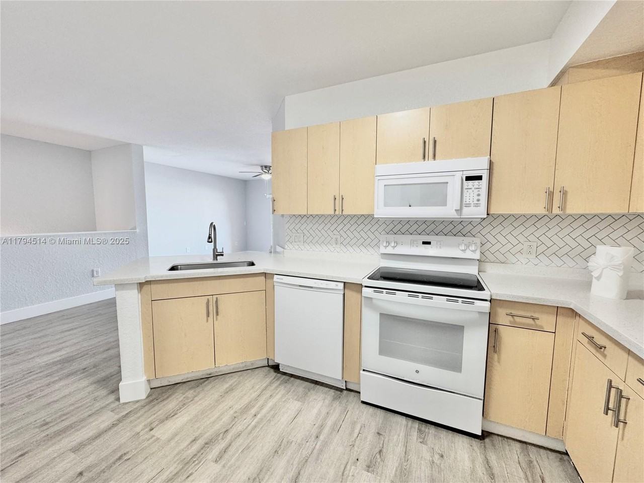 704 Belmont Lane - Photo 3 of 18