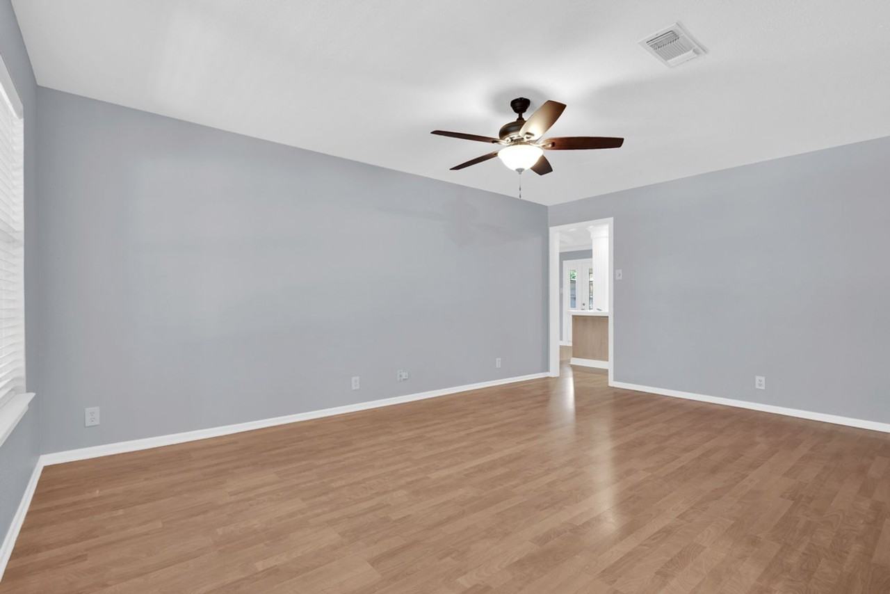 2325 Diana Dr - Photo 2 of 20