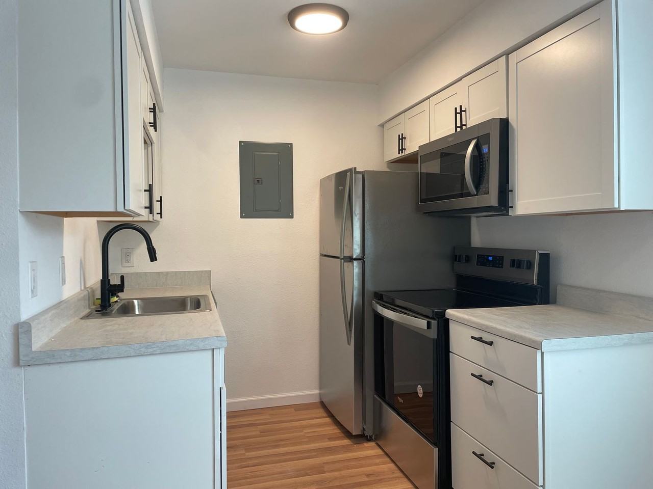 2803 Hemphill Park #B110 - Photo 3 of 12