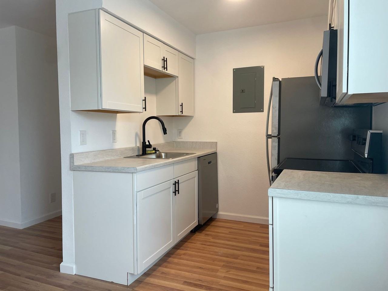 2803 Hemphill Park #B110 - Photo 4 of 12