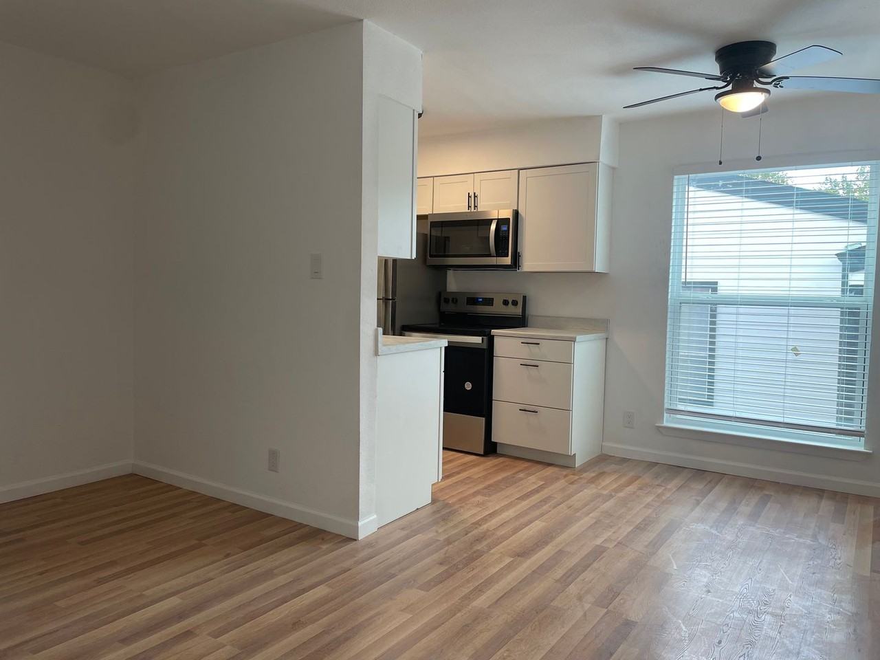 2803 Hemphill Park #B110 - Photo 6 of 12