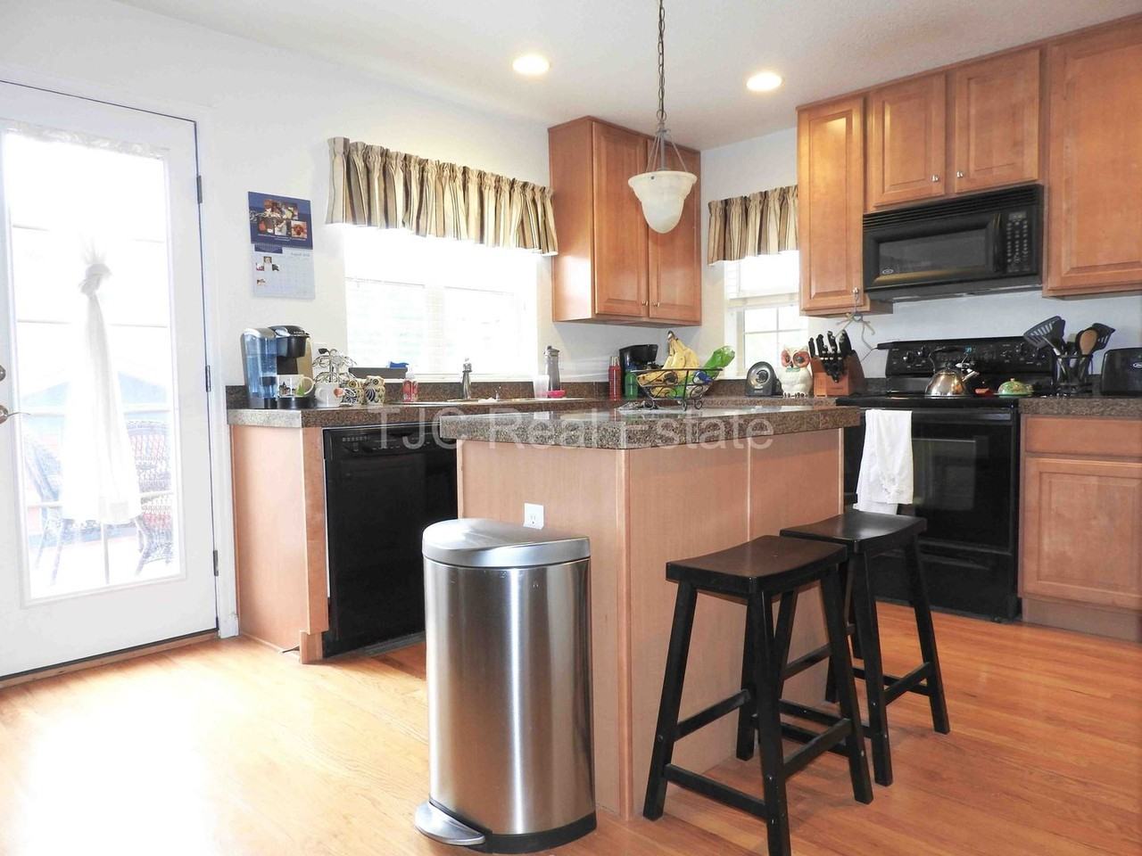 8210 E 29th Ave - Photo 2 of 18