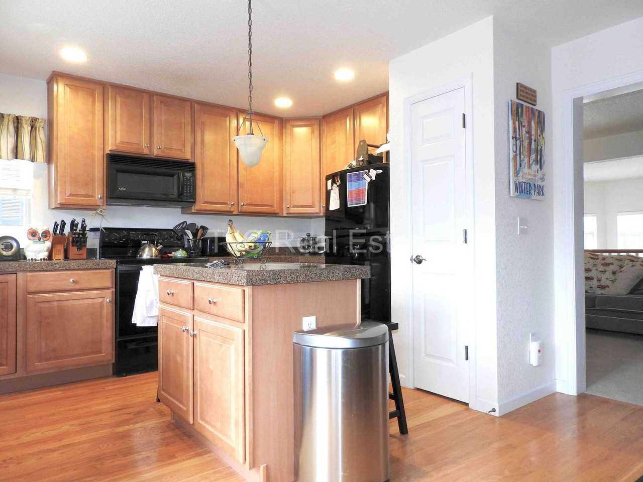 8210 E 29th Ave - Photo 3 of 18