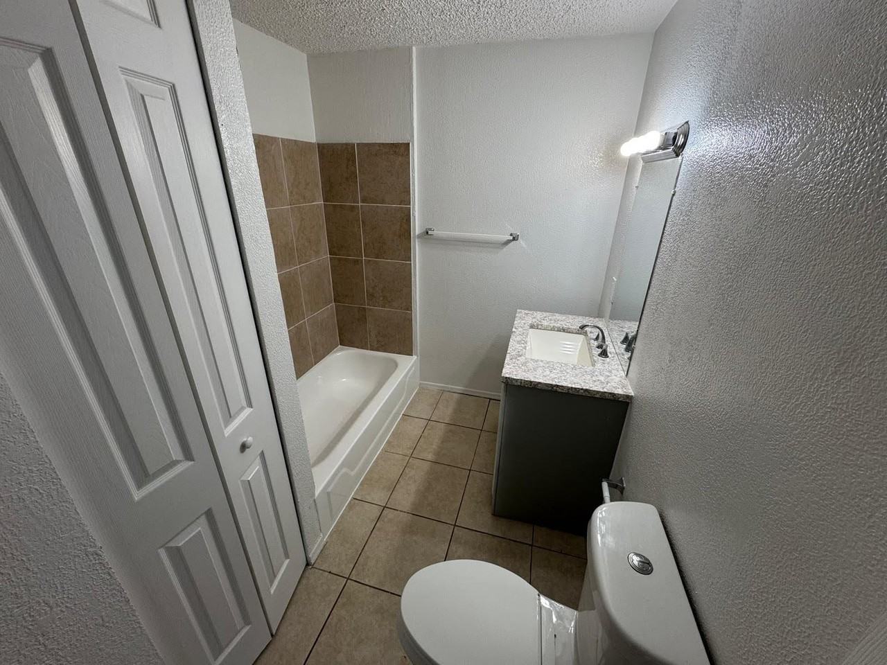 300 Nw 28th Way #NA - Photo 5 of 14