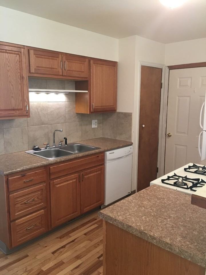 1001 Sycamore St - Photo 4 of 11