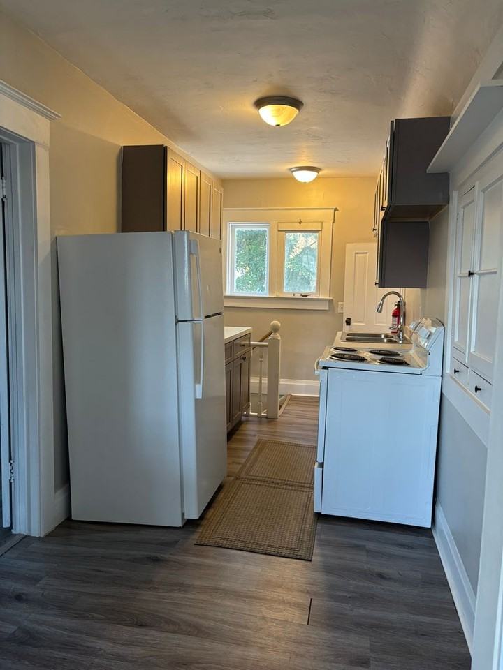 516 W Main St - Photo 4 of 14