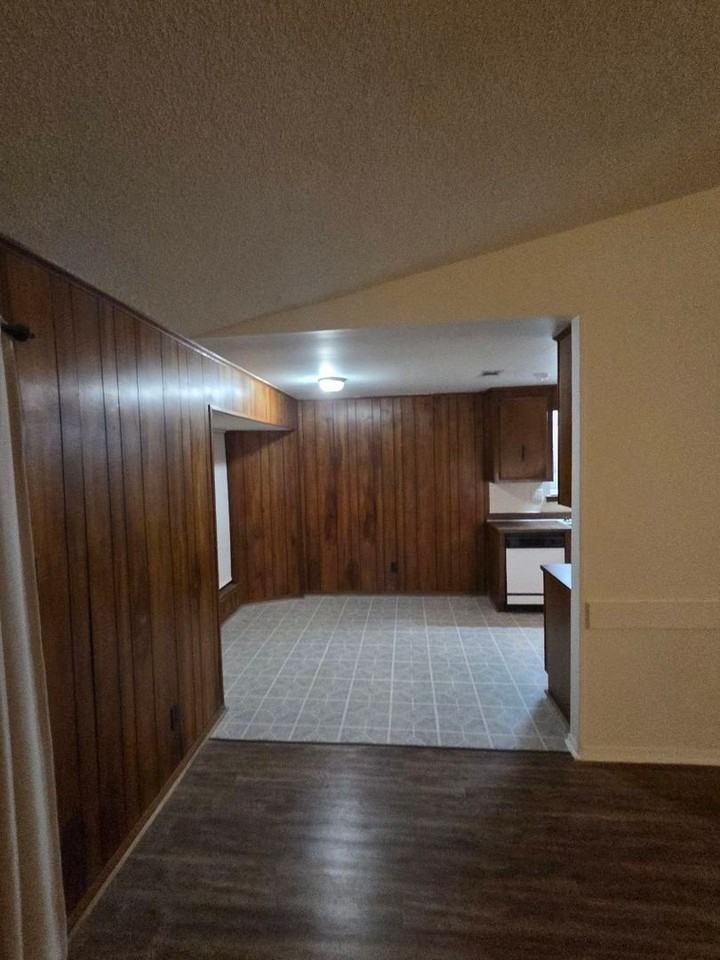 1712 Long Meadow Rd - Photo 2 of 15