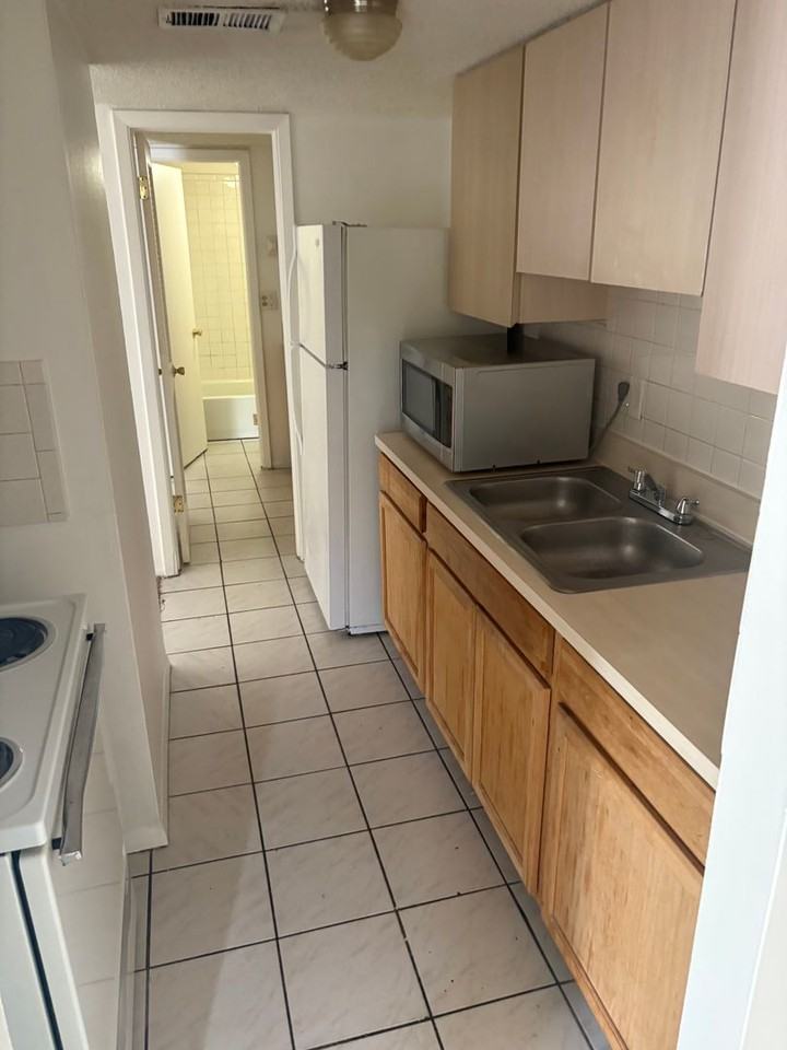 1347 Baywatch Loop #204 - Photo 4 of 7