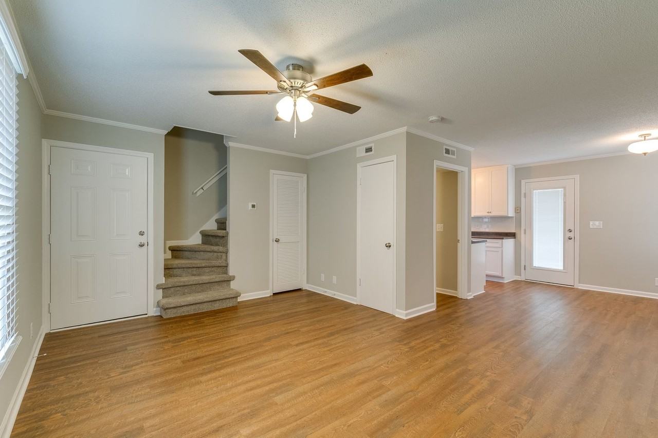 1027 Chickasaw Trl - Photo 5 of 32