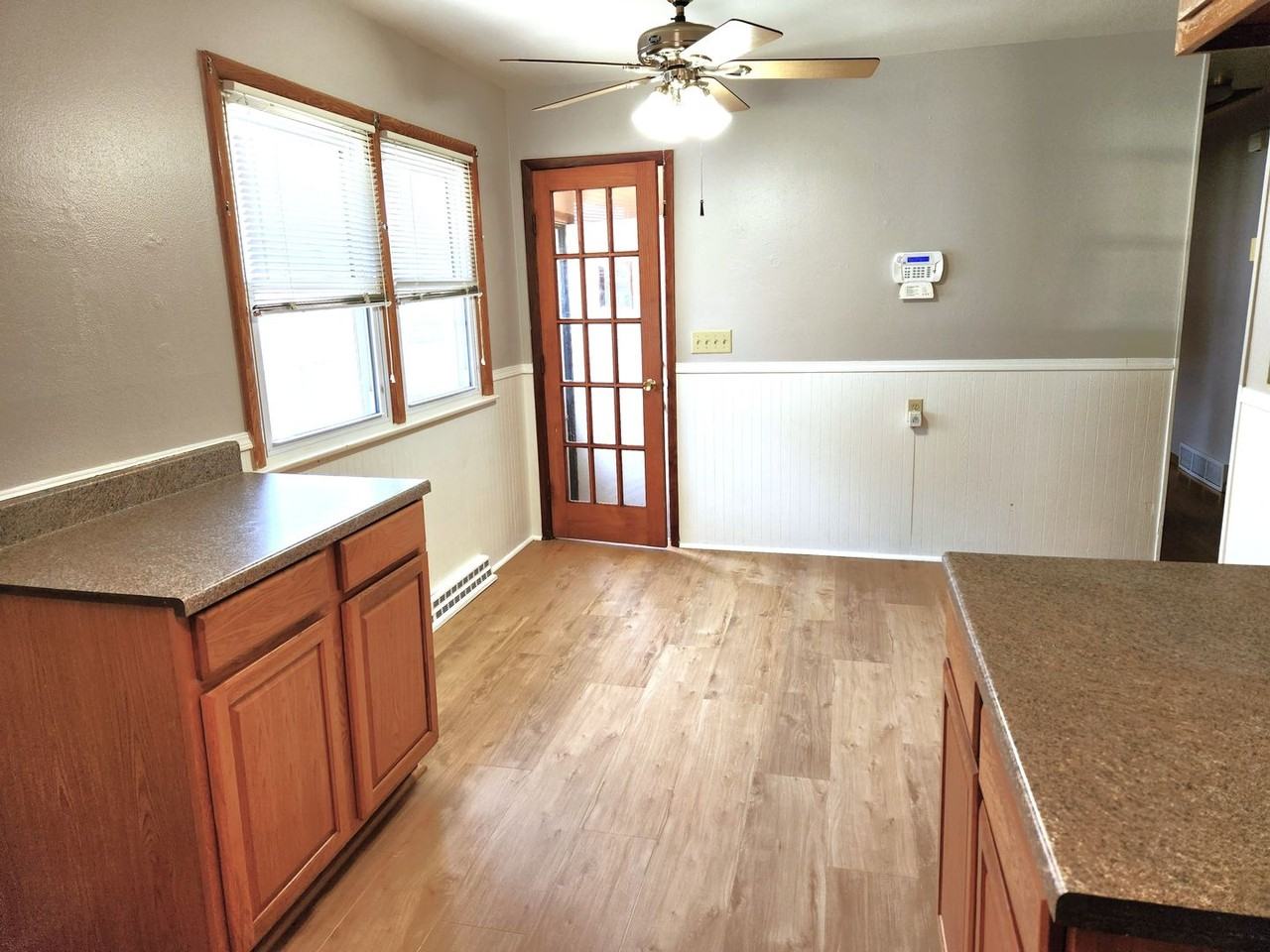 8525 W Appleton Ave - Photo 3 of 10