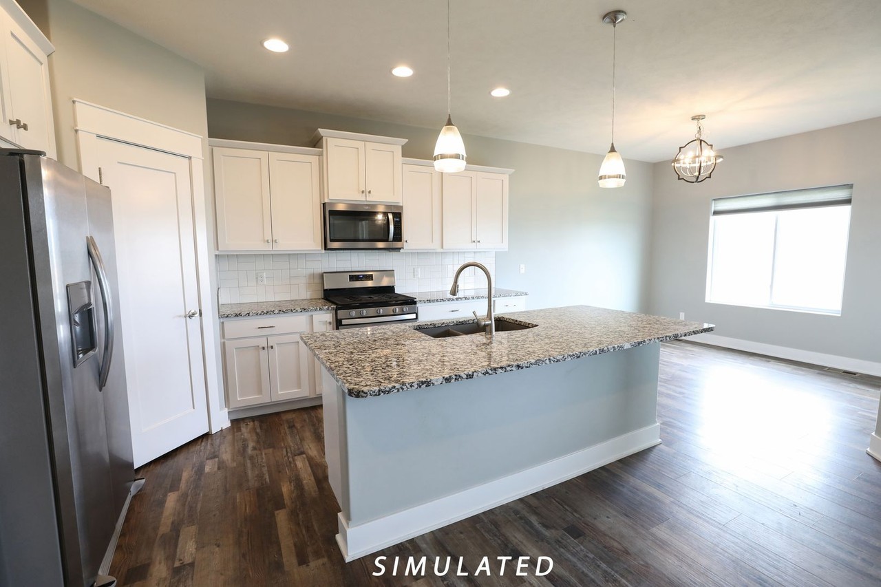 7818 Yankee Woods Dr - Photo 4 of 15