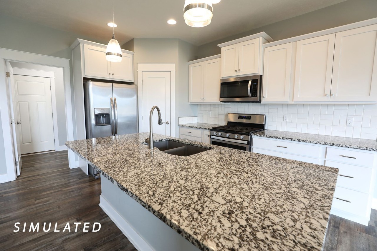 7818 Yankee Woods Dr - Photo 5 of 15
