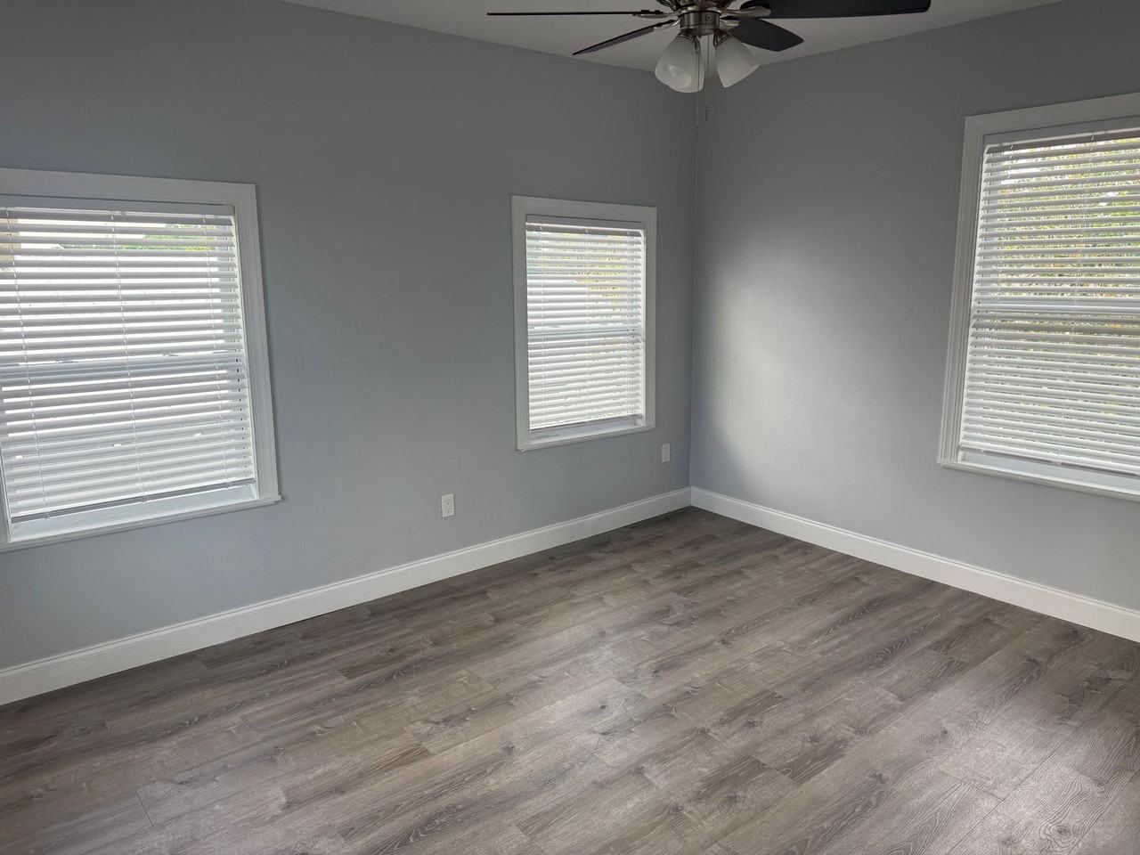 2539 W Main St - Photo 2 of 19