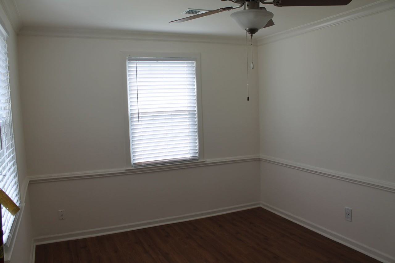 2802 Shandon Pl - Photo 3 of 11