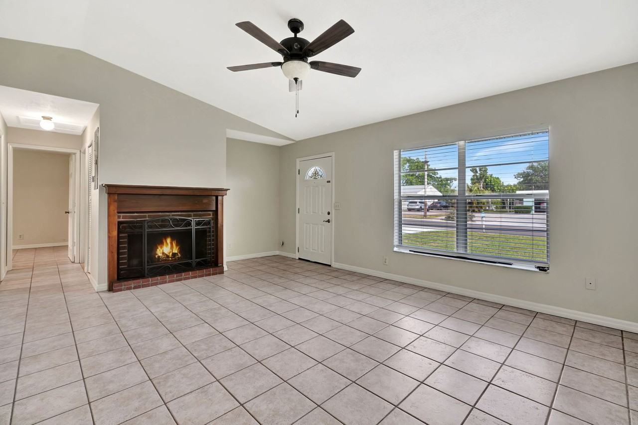 8968 Se Pine Cone Ln - Photo 4 of 39